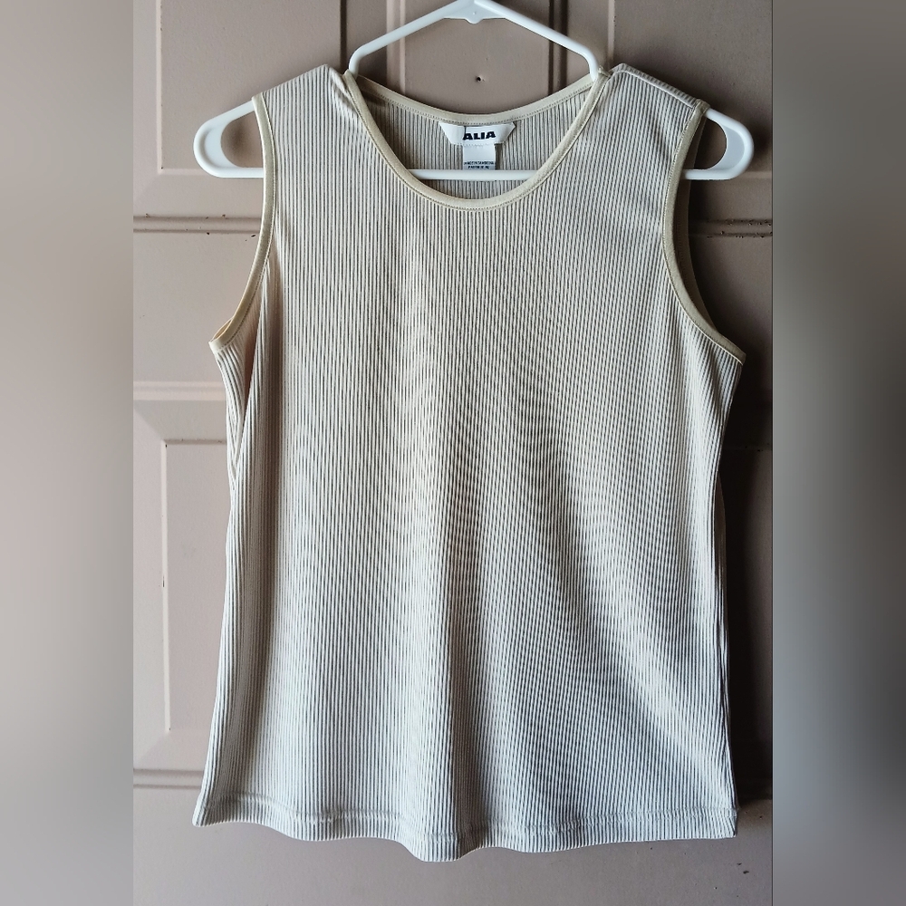 Women's Cream Sleeveless Top